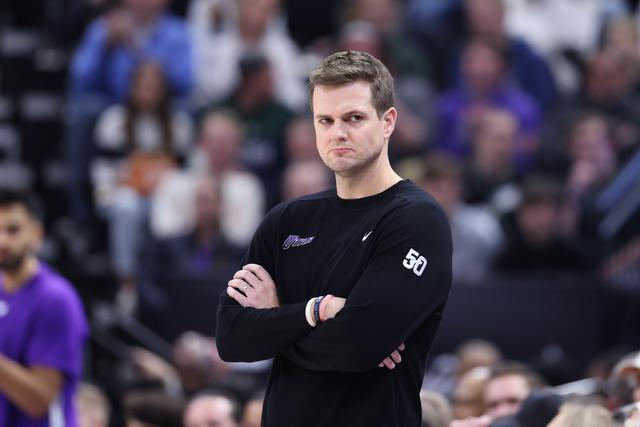 NBA总决赛G1-马刺负尼克斯 文班26+12布伦森30分